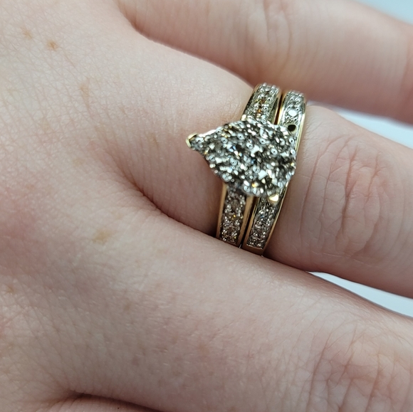 10K Diamond Ring Set - Picture 11 of 16